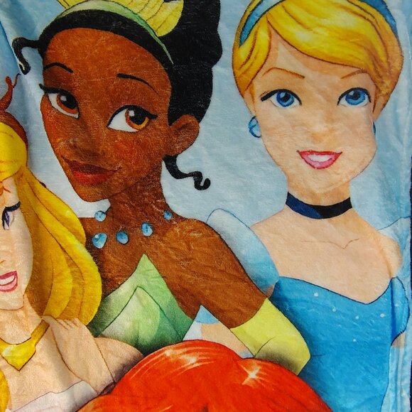 Disney Princess Blanket Throw Soft Touch 80x70 Kid Teen Bedding Accessory - Picture 4 of 7